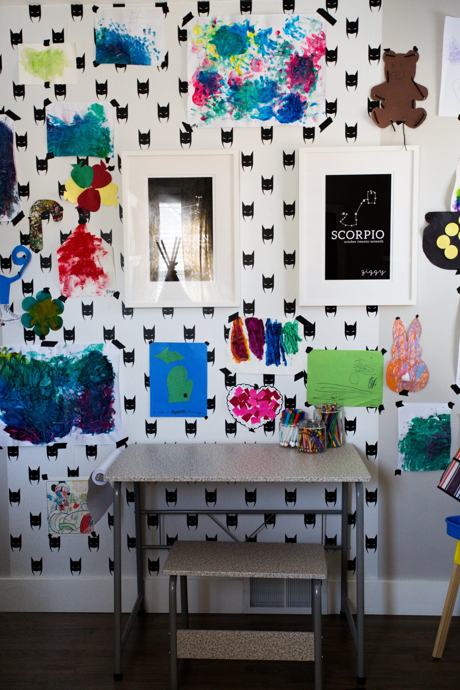 A SIMPLE AND CREATIVE WAY TO DISPLAY KID ARTWORK